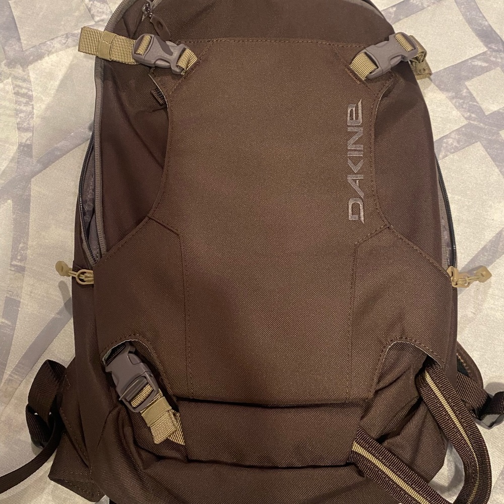 Dakine Womens Heli 12L backpack